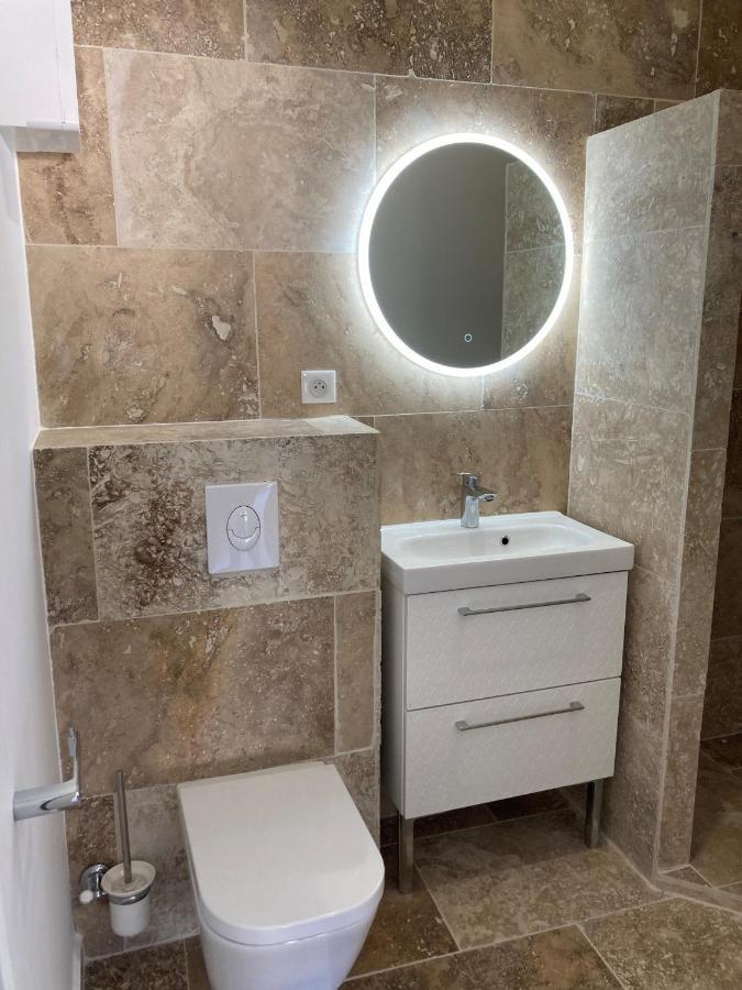 Charmant Studio Dans Villa - Parking - Jardin 滨海拉塞讷 外观 照片